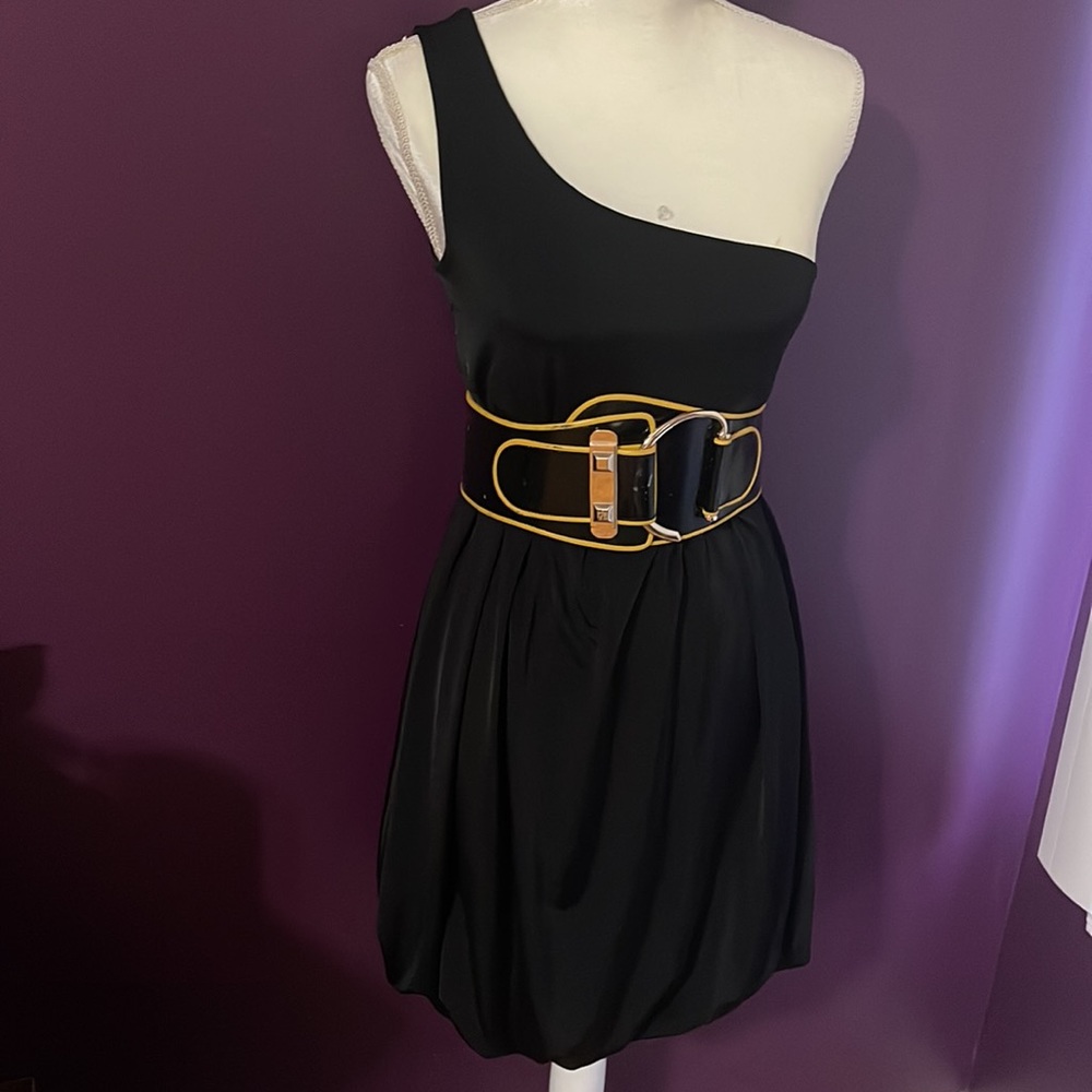 Black assymetrical United Colors of Benetton